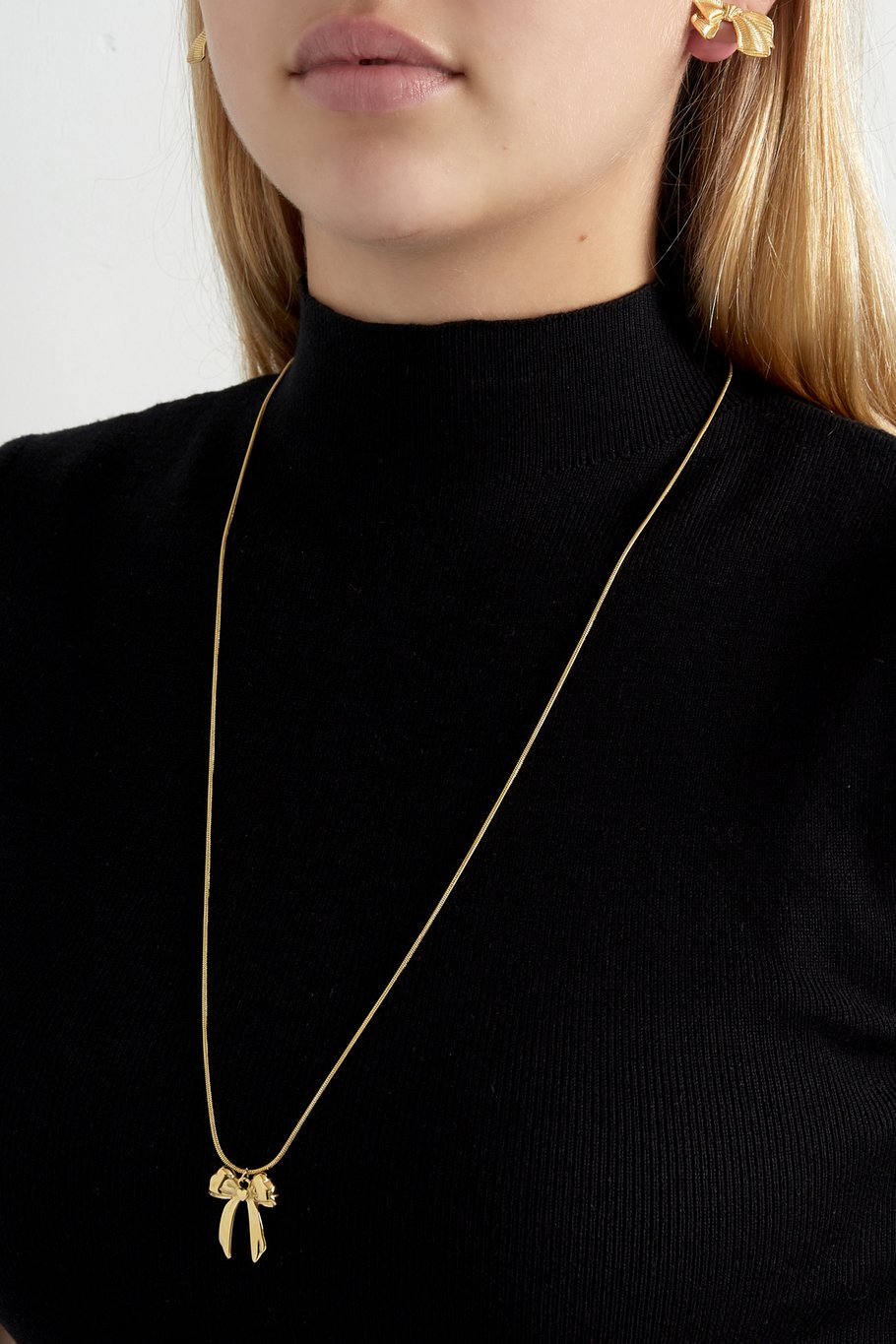 Long Bow Necklace Gold