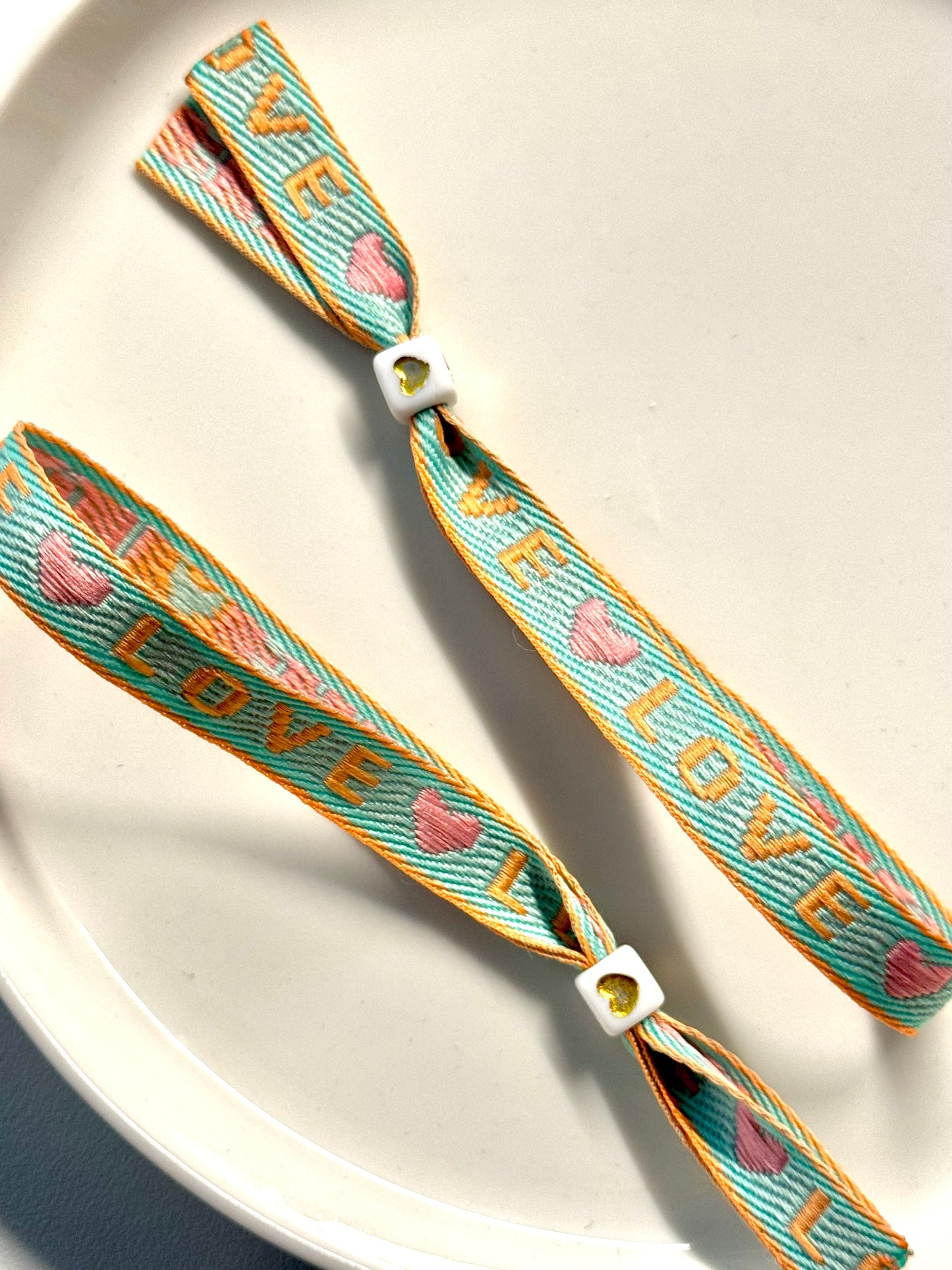 GOOD VIBES LINT BRACELET