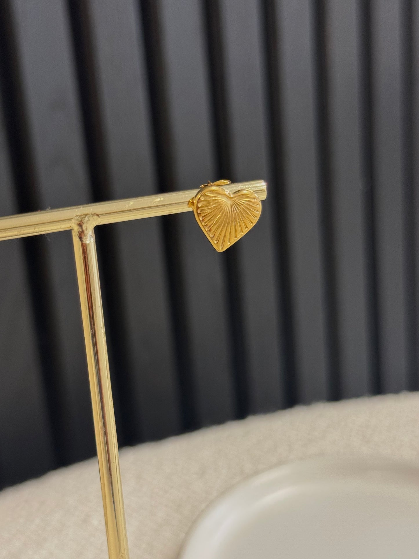 MINI LOVE EARSTUDS GOLD