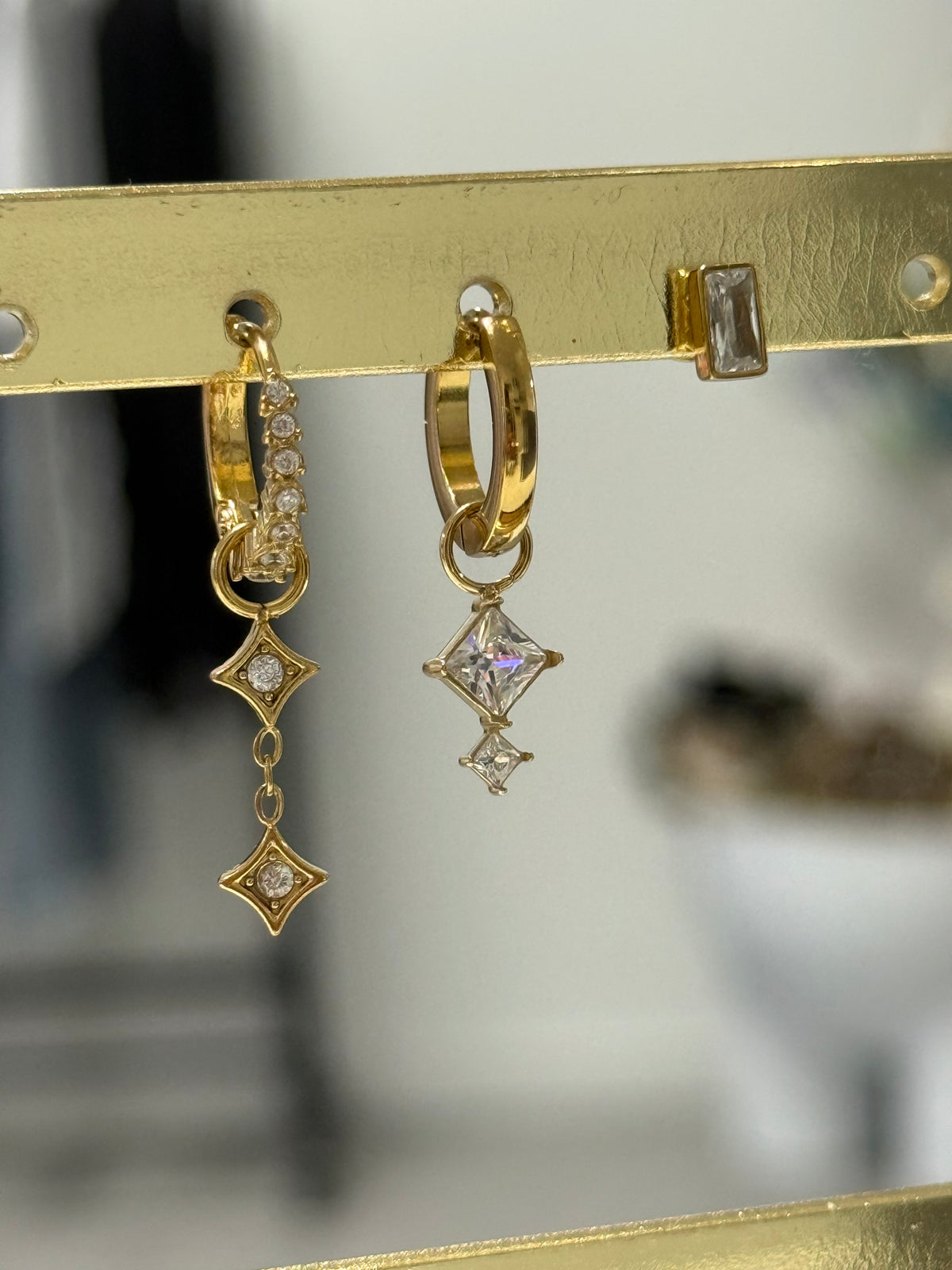 diamond square earstuds gold | one piece