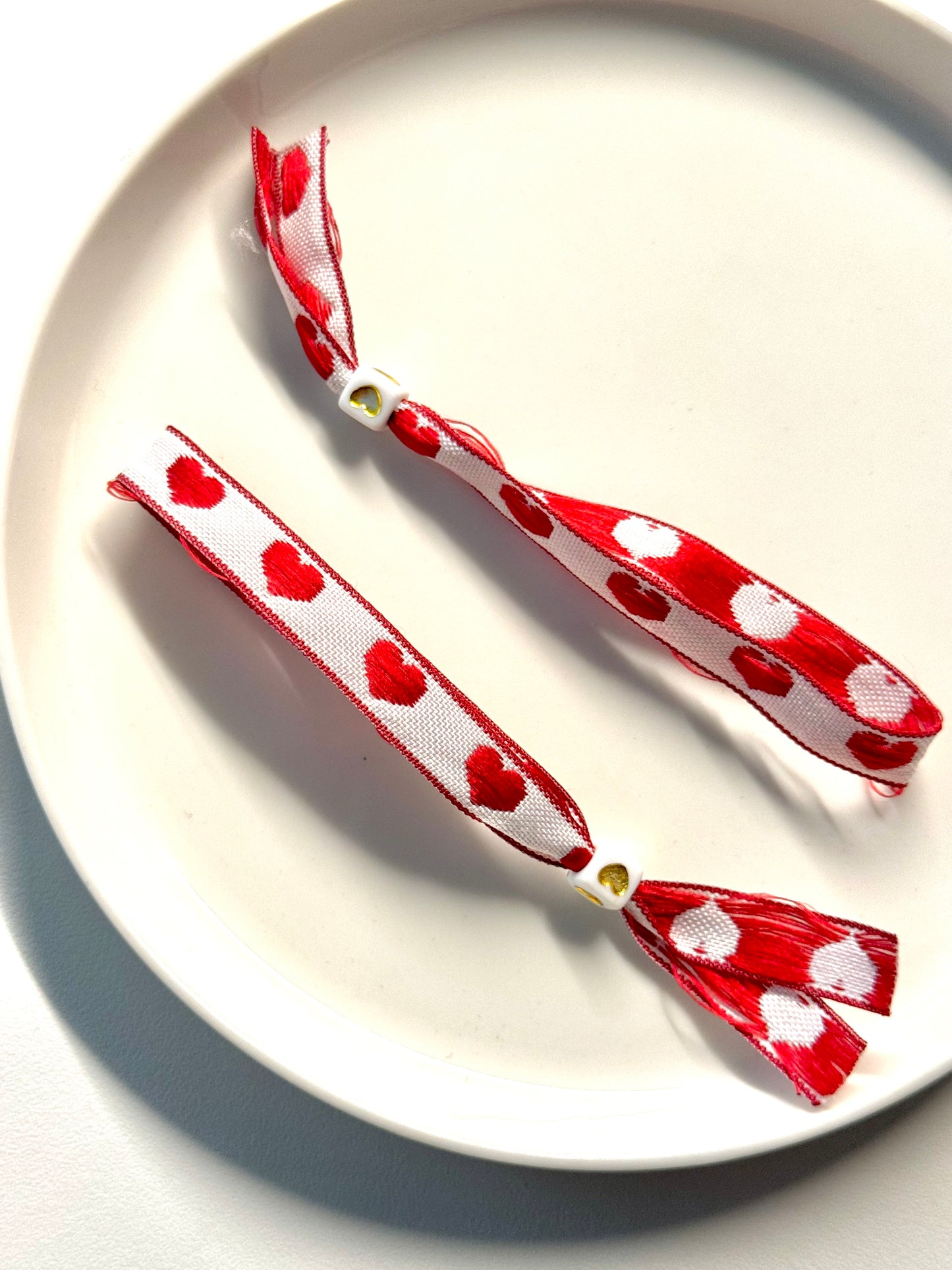 RED HEARTS LINT BRACELET