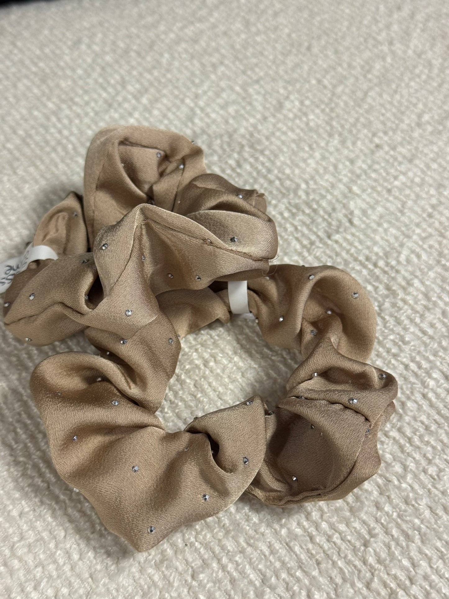 KM089 SCRUNCHIE STRASS CAMEL