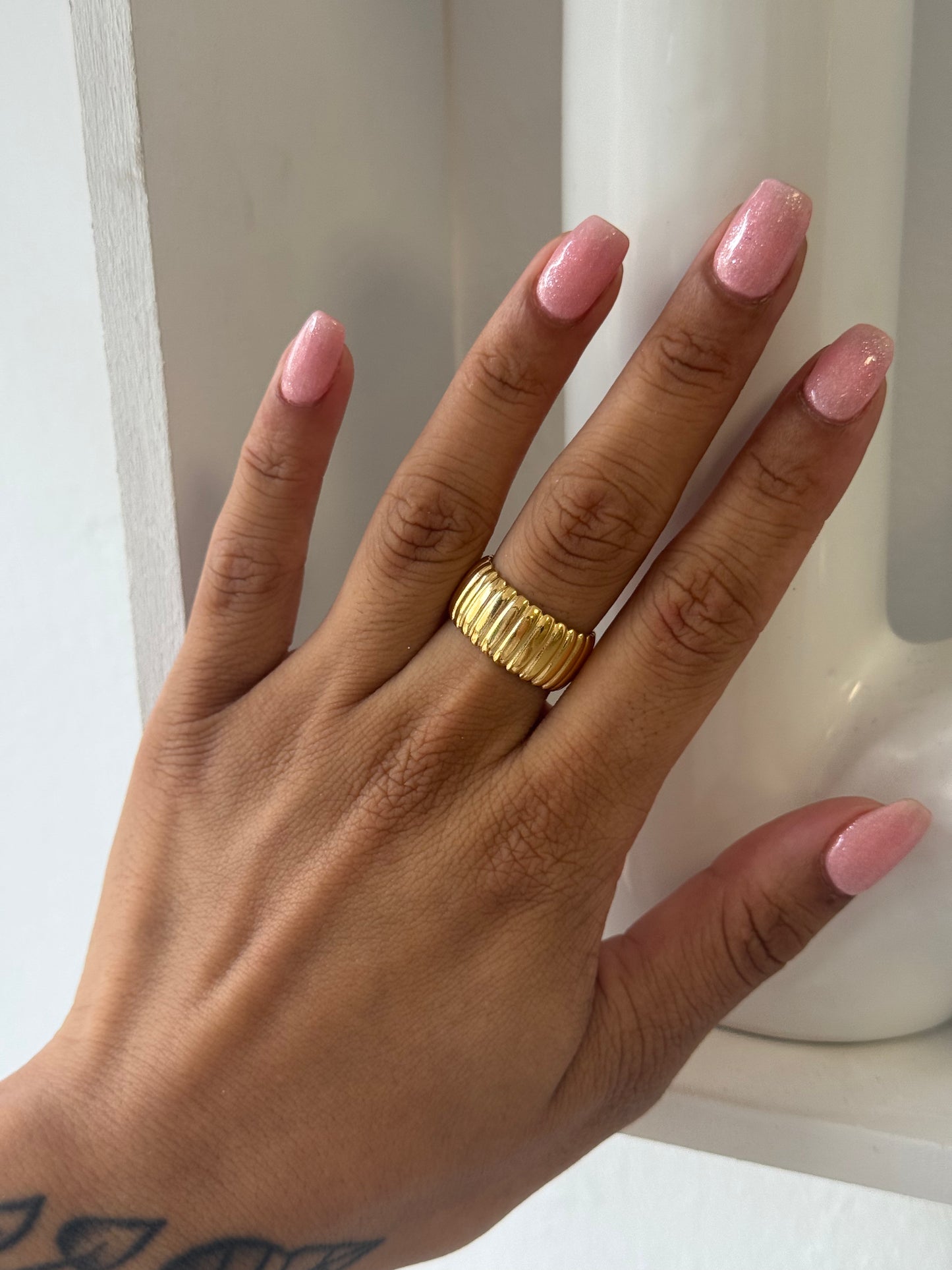 Structured Ring Gold
