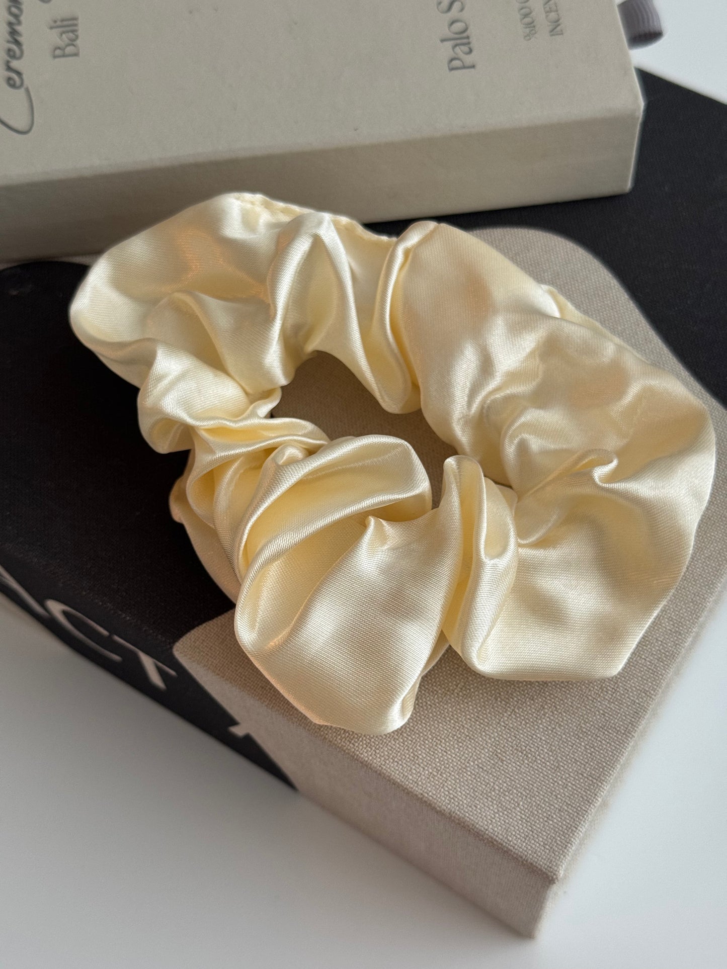 Silky Scrunchie Butter Yellow