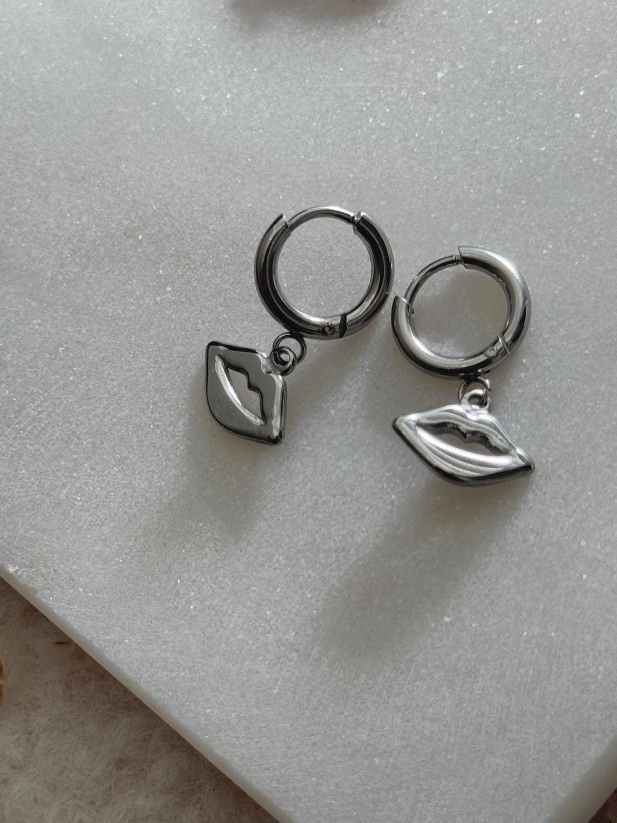 Lip Earrings Silver