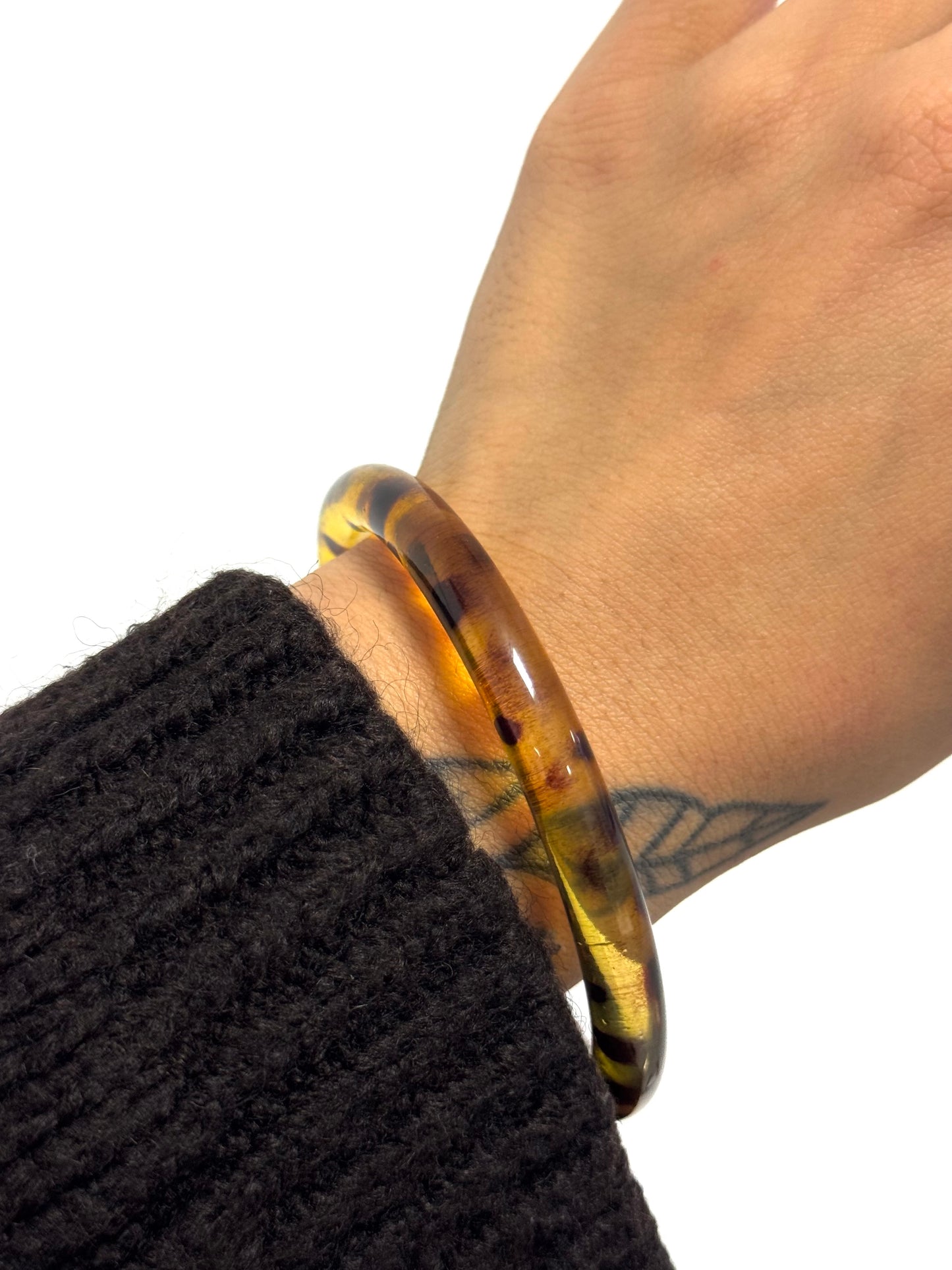 ROUND BANGLE LEO
