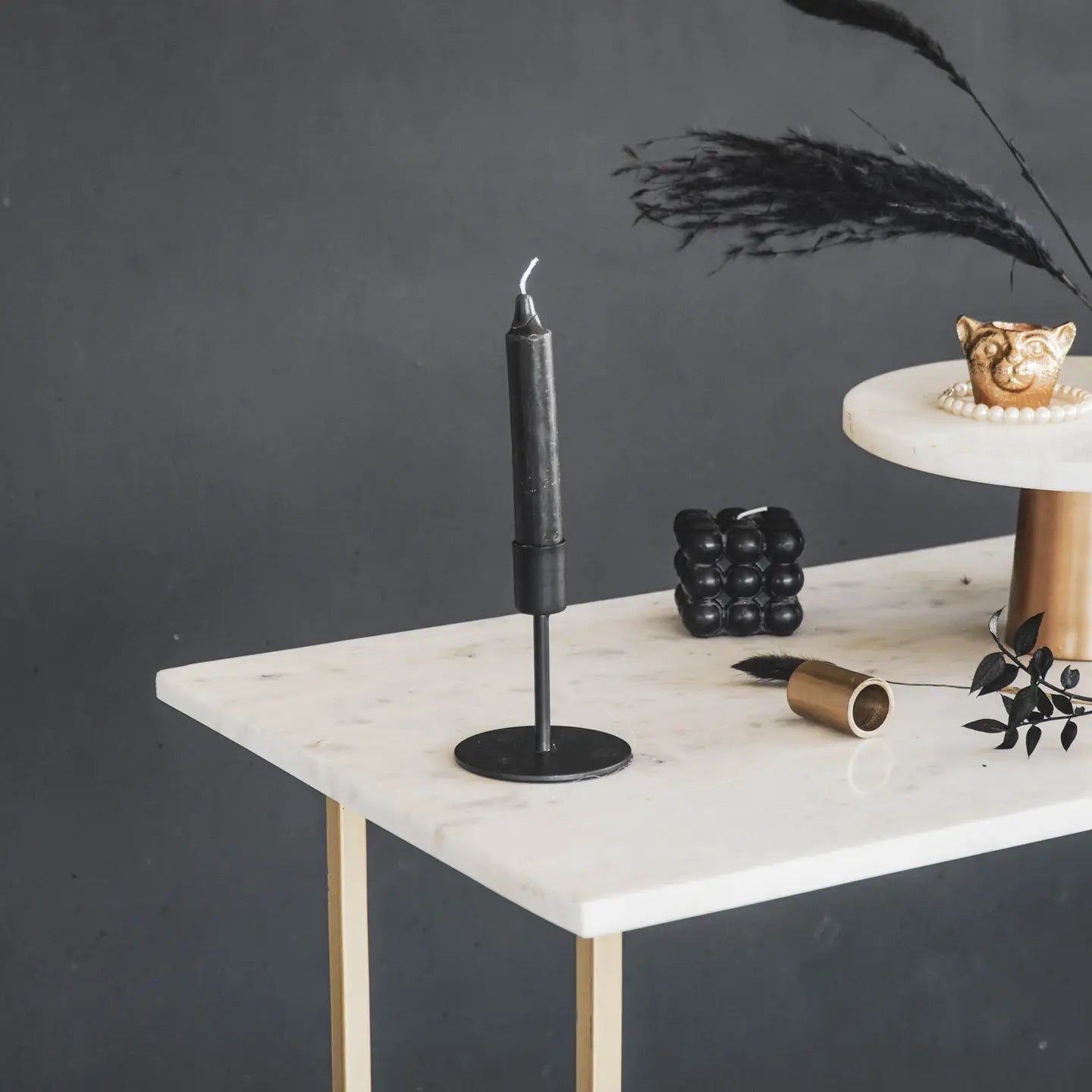 HOGE METALEN KANDELAAR ZWART