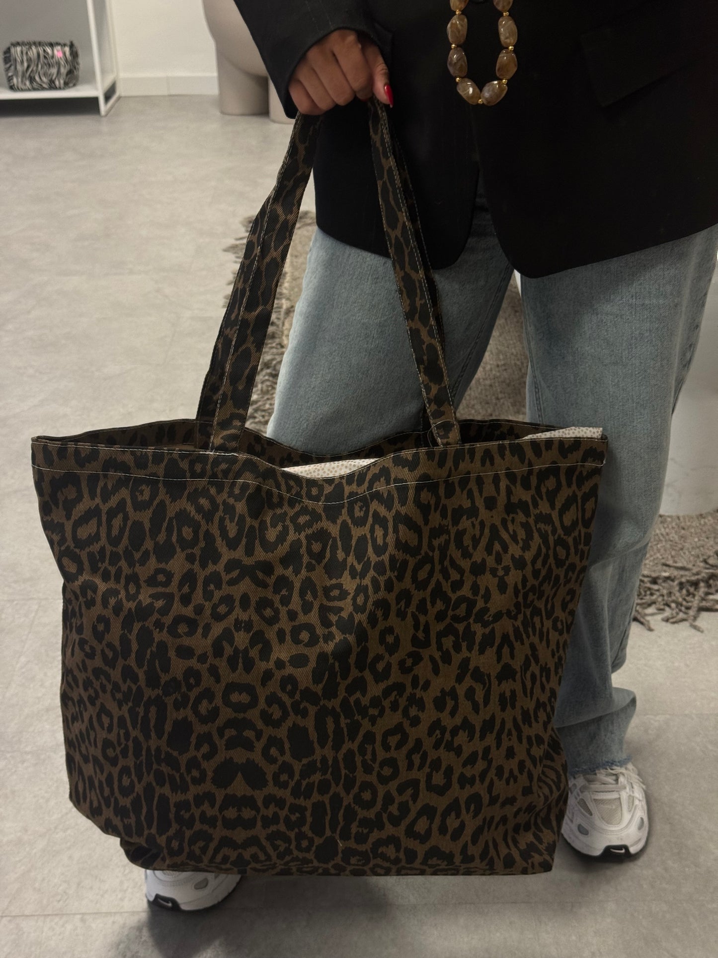 Leo Shopper Brown