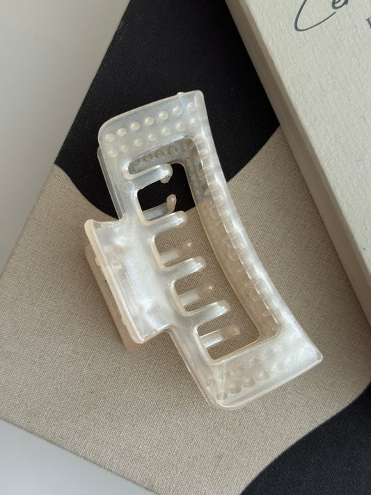 Pearly Basic Hairclip Cream