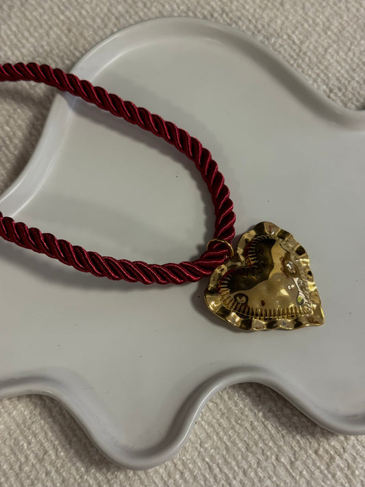 LOVELY STATEMENT NECKLACE RED