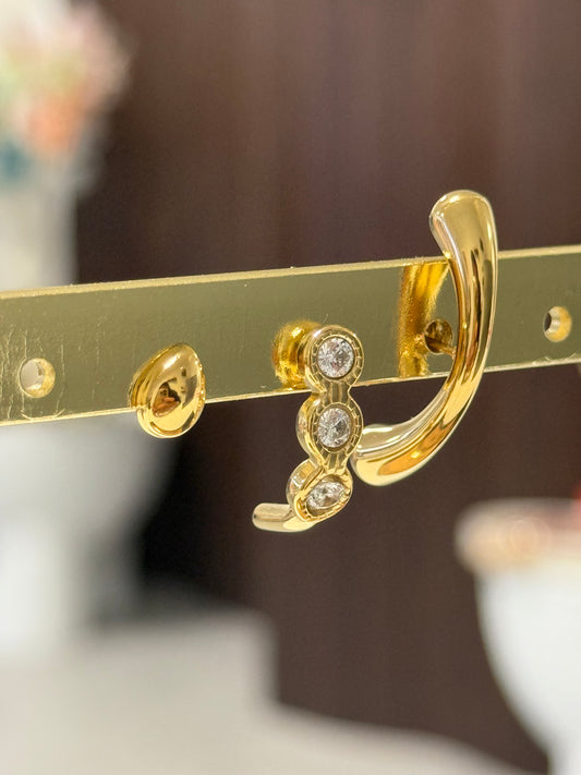 statement earstuds gold | one piece