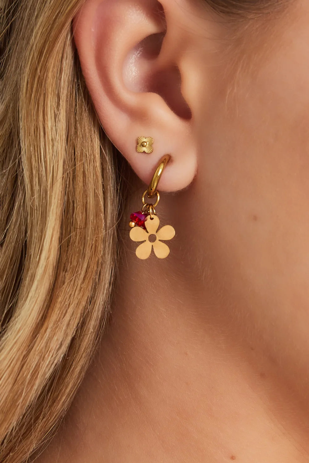 mini clover earstuds gold
