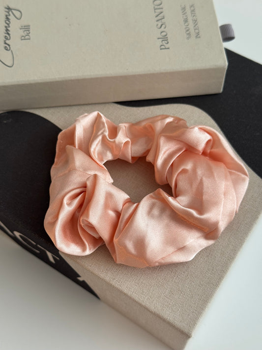 Silky Scrunchie Peach