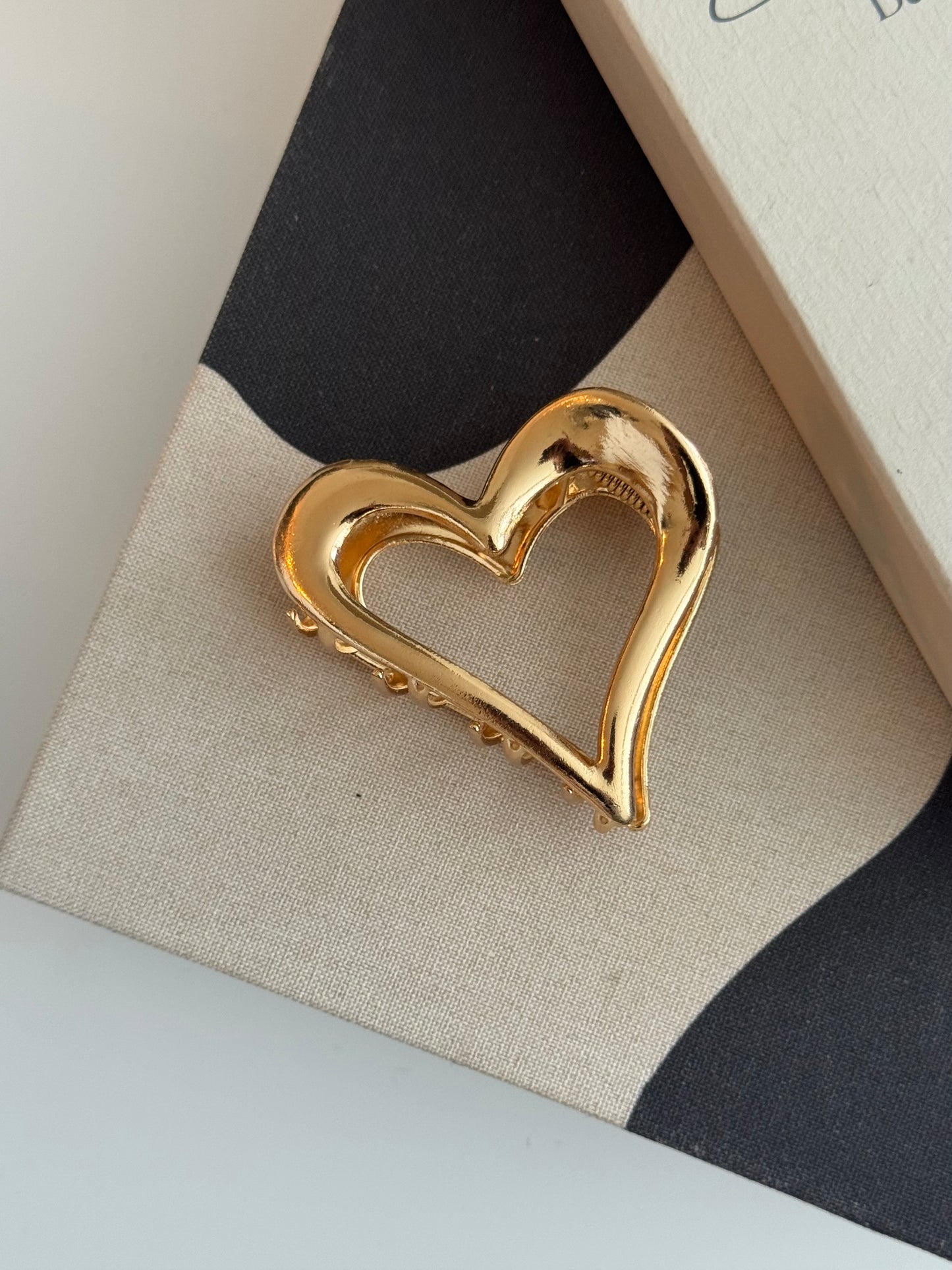 Lovely Hairclip Gold