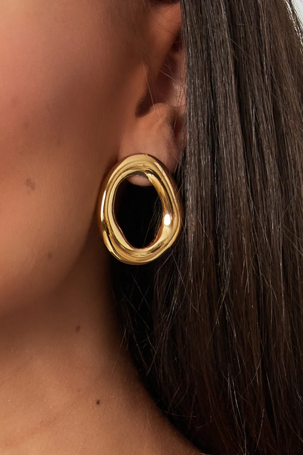 oval earstuds gold