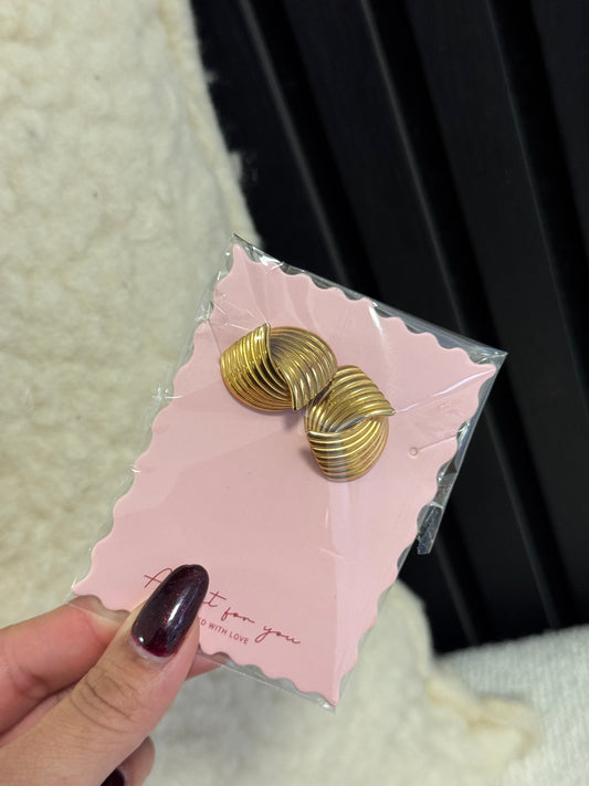 SWIRL STUDS GOLD