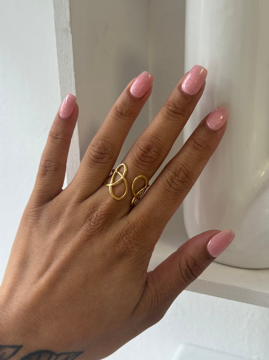 Fluid Knot Ring Gold