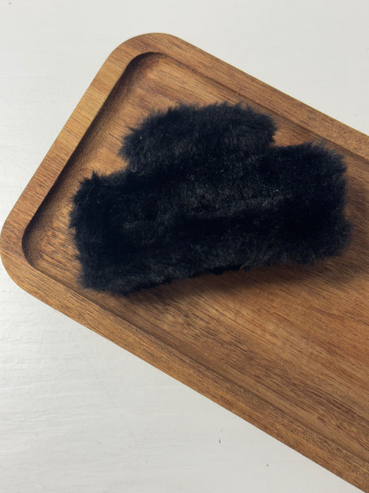 RECTANGLE FLUFFY HAIRCLIP BLACK