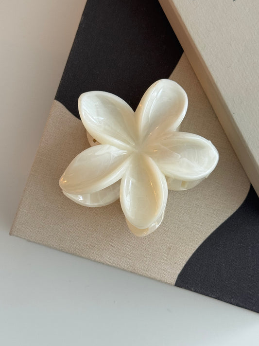 Flower Hairclip Cream