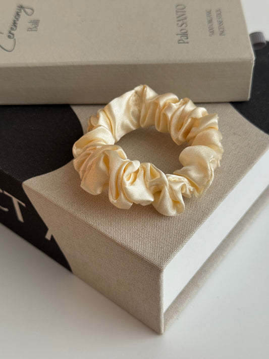 Mini Silky Scrunchie Butter Yellow