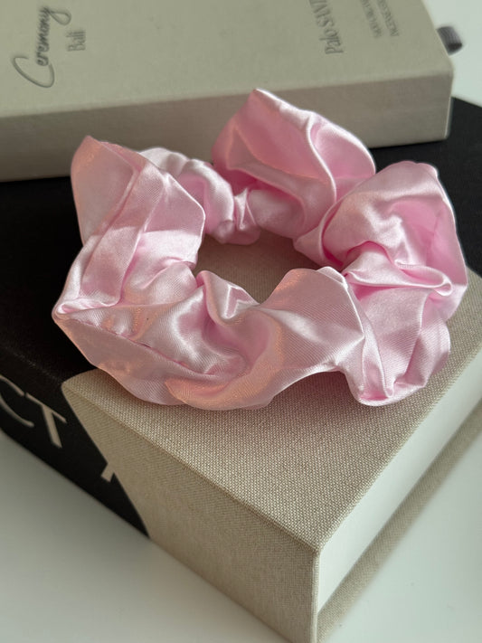 Silky Scrunchie Pink