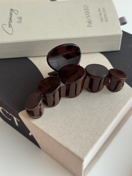 Bubbly Leo Hairclip Dark
