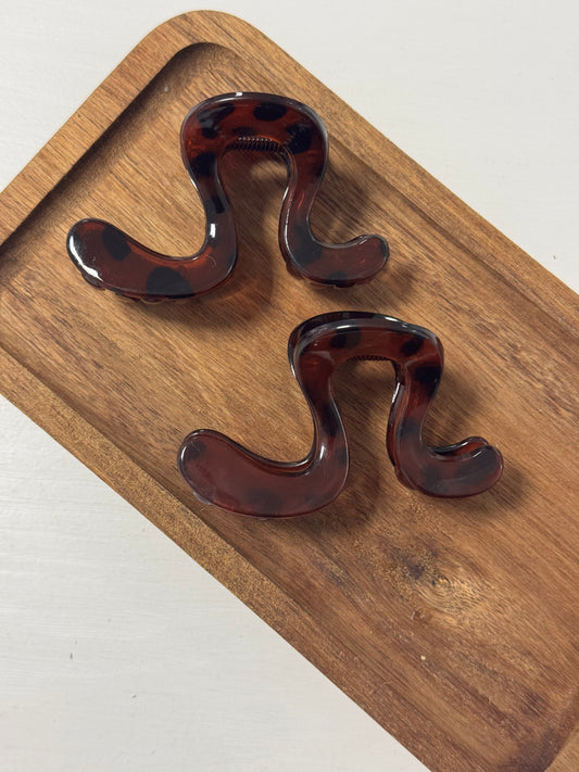 CURLY HAIRCLIP LEO BROWN