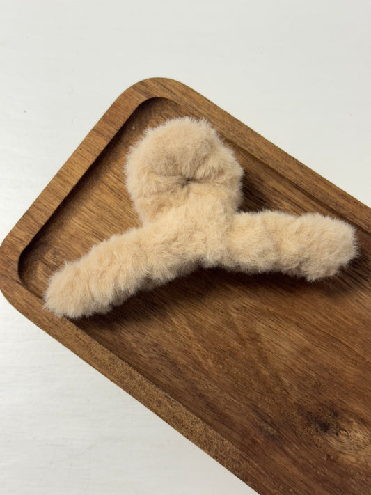 BASIC FLUFFY HAIRCLIP BEIGE