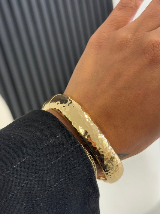 BIG STRUCTURED BANGLE GOLD