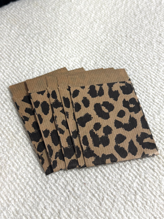 BROWN LEO CADEAUZAKJE | 7x9 CM