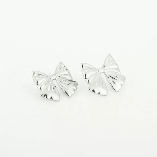 Bow Earstuds Silver