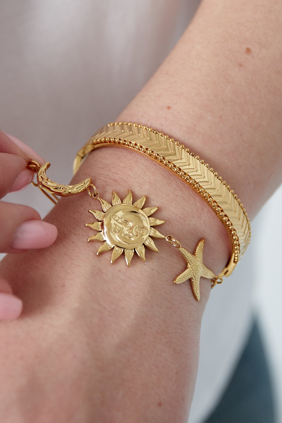 Arrow Bangle Gold